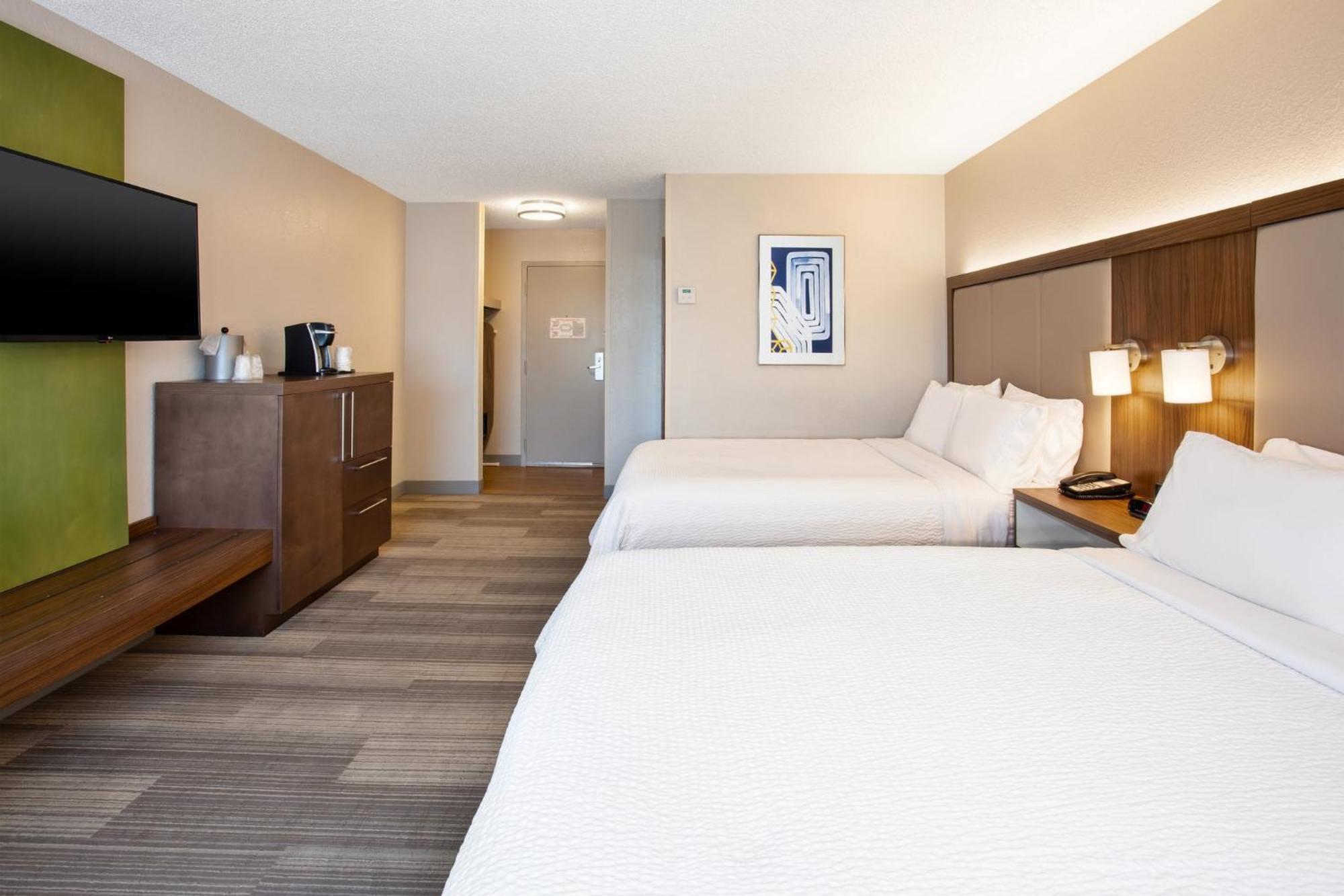 Holiday Inn Express Nashville Airport By Ihg Exterior photo