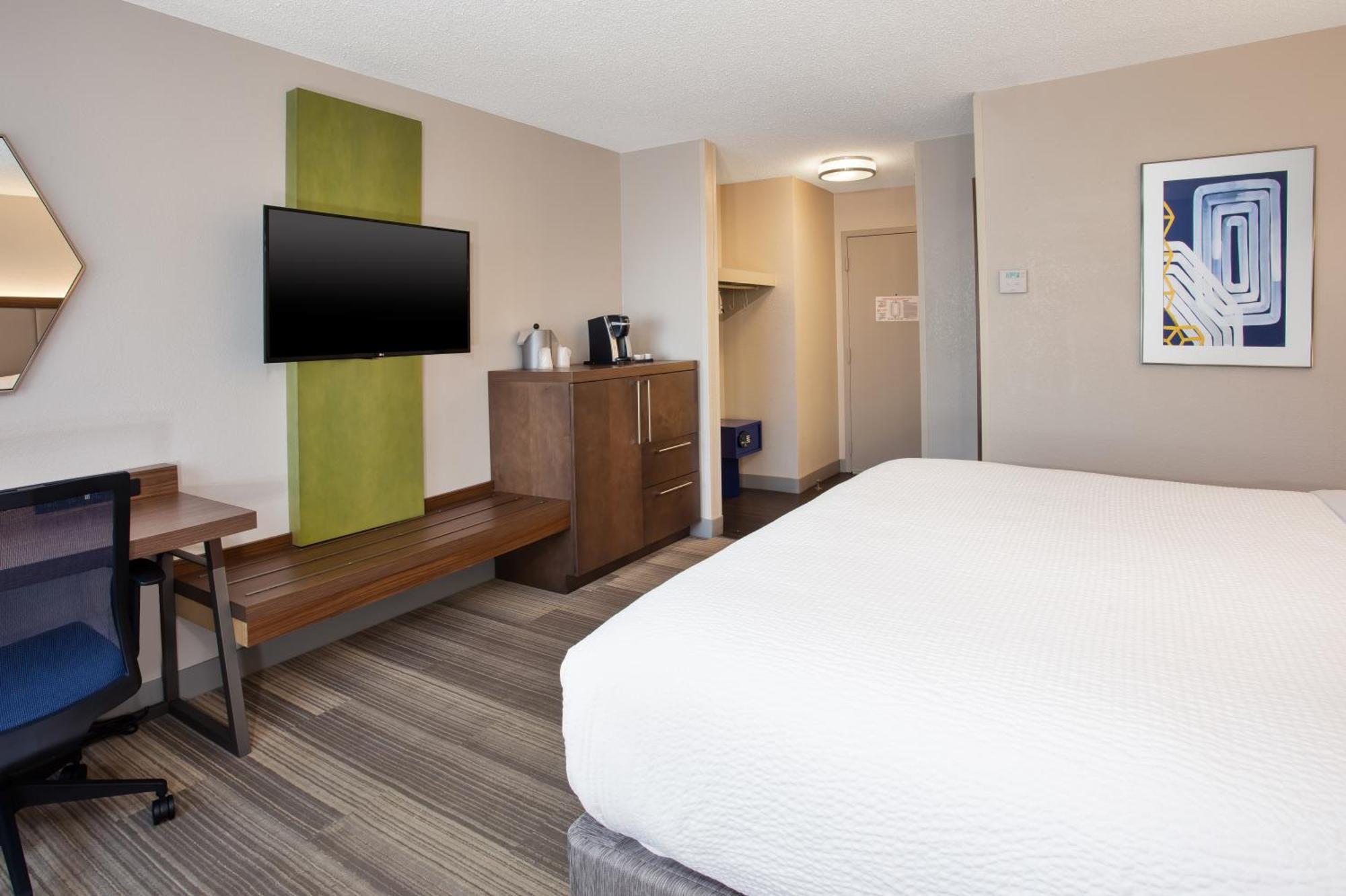 Holiday Inn Express Nashville Airport By Ihg Exterior photo