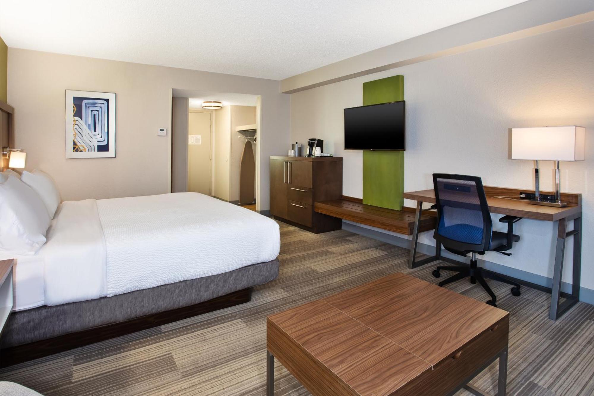Holiday Inn Express Nashville Airport By Ihg Exterior photo