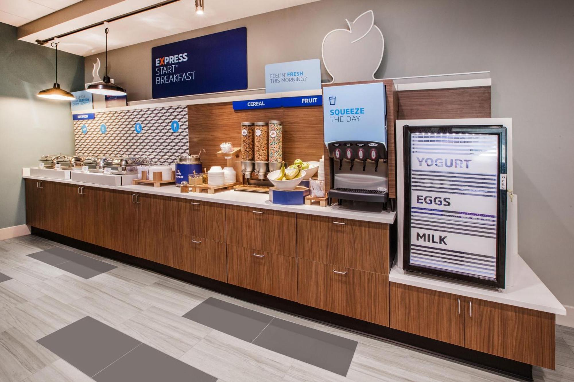 Holiday Inn Express Nashville Airport By Ihg Exterior photo