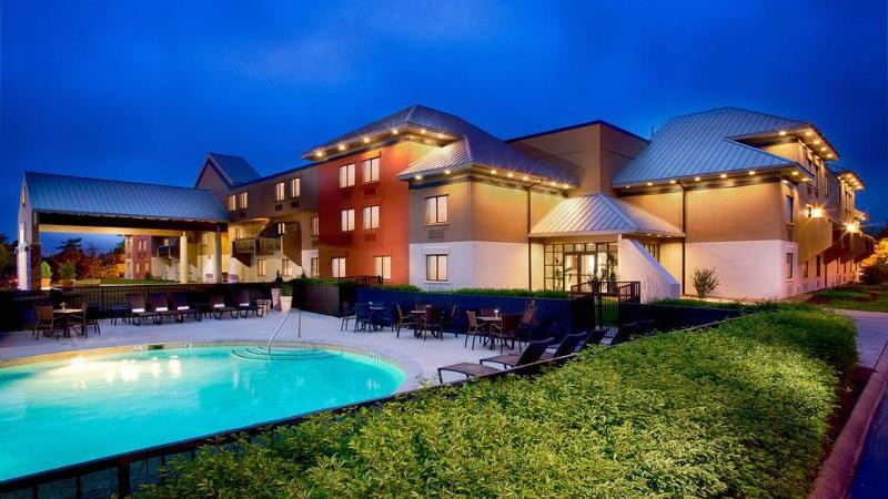 Holiday Inn Express Nashville Airport By Ihg Exterior photo